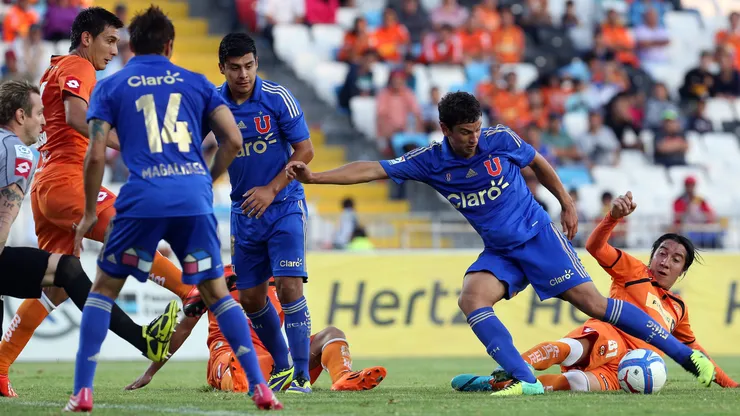 Prometió volver a Universidad de Chile y vive un drama en el extranjero.
