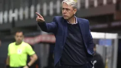 Leyenda cruzada pide la salida de Tiago Nunes.