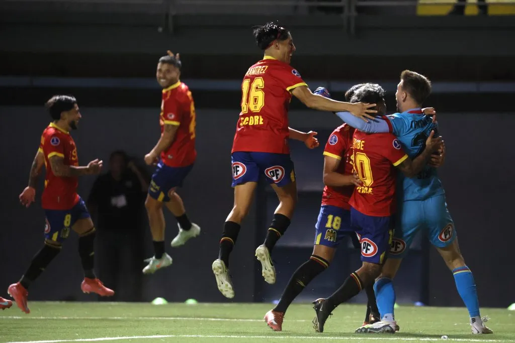 Unión Española logra clasificar a la fase de grupos de la Copa Sudamericana tras vencer por penales a Everton. (Foto: Photosport)