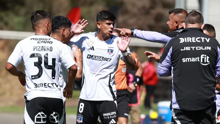 Jorge Almirón toma decisiones difíciles en Colo Colo.