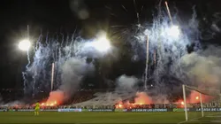 Un espectáculo de drones se vio anoche en el cielo del Estadio Monumental.
