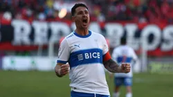 Fernando Zampedri festeja su gol en la victoria de Universidad Católica por 2-1 ante Ñublense por la fecha 17 del Campeonato Nacional 2024.