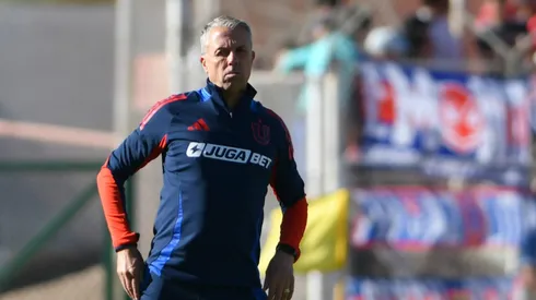 Álvarez sigue moviendo el tablero para encontrar el equipo ideal de la U.