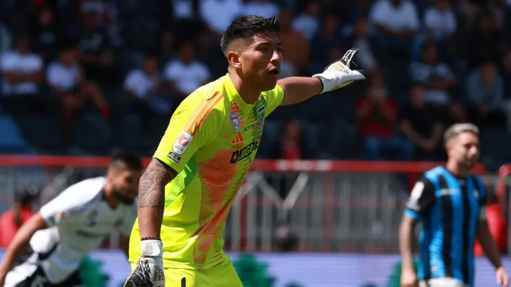 Brayan Cortés estaría viviendo un duro presente en Colo Colo debido a su forma física.