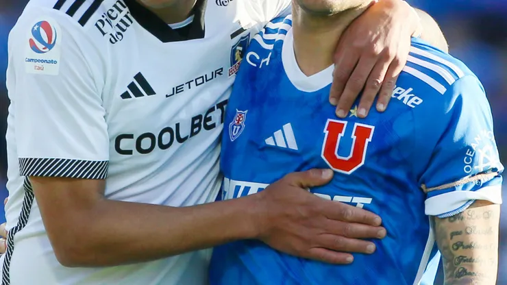 Se filtra foto de campeones de Copa Libertadores con Colo Colo con la camiseta de Universidad de Chile.
