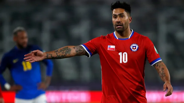 Luis Jiménez se la juega con el próximo campeón del fútbol chileno