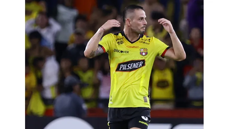 Universidad de Chile tendrá que luchar contra Tiago Nunes por Octavio Rivero. (Foto: Getty Images)