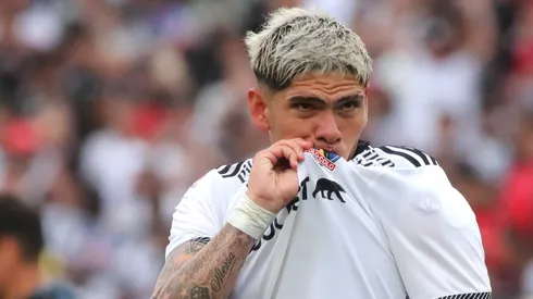 Se viraliza video de Carlos Palacios alentando al Cacique en el partido ante Everton. (Foto: Photosport)