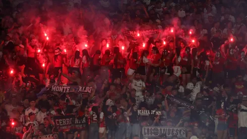Los hinchas de Colo Colo nuevamente ponen en aprietos al club.