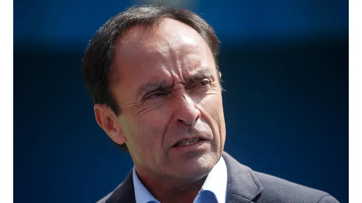 El ministro Jaime Pizarro recibe duras críticas del periodista de Radio Agricultura.