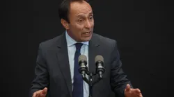 Héctor Hoffens no tuvo piedad de Jaime Pizarro.