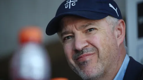 Juan Tagle molesto con los rumores que vinculan a Buljubasich con la selección chilena.