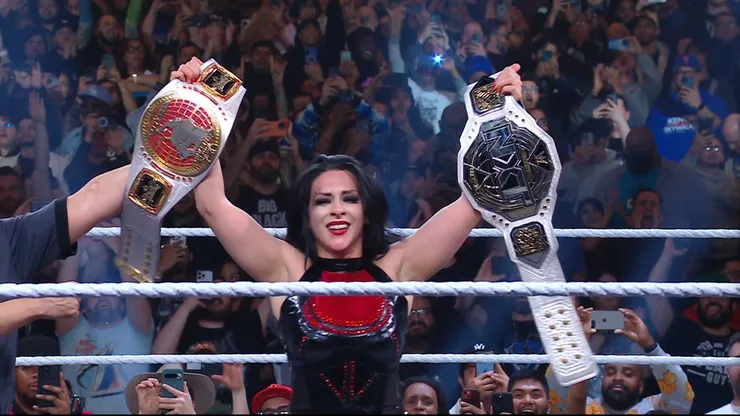 Stephanie Vaquer hace historia y se convierte en doble campeona femenina de NXT