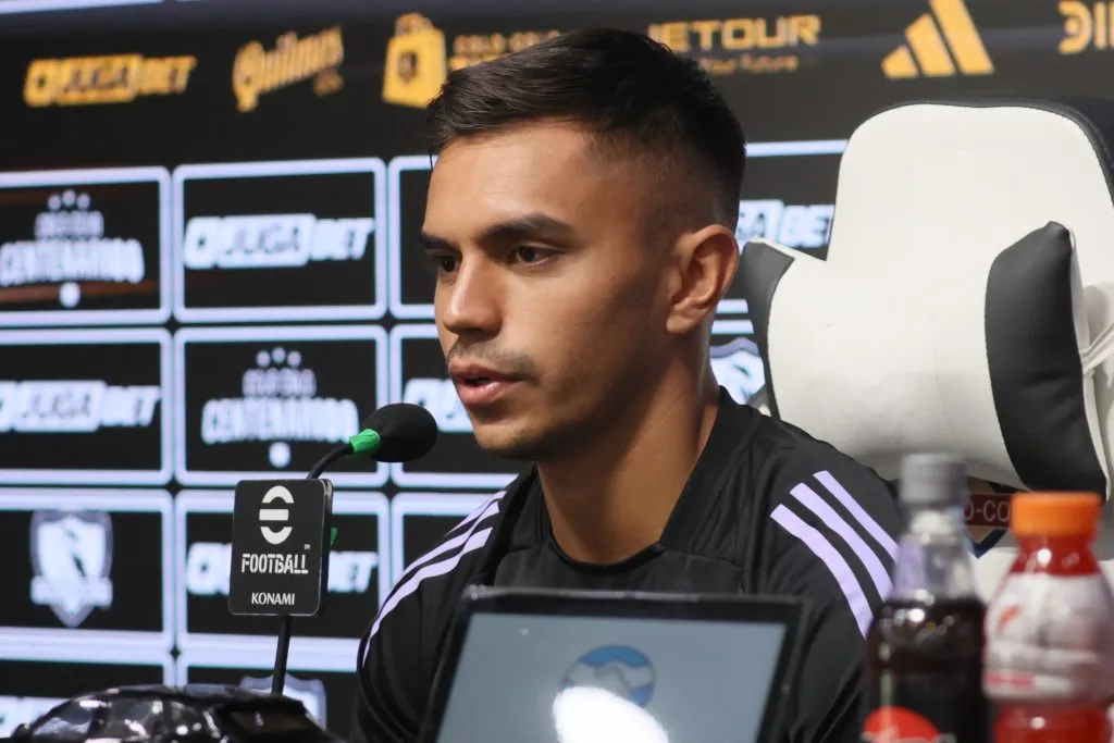 Vicente Pizarro habló en conferencia de prensa. (Foto: Dragomir Yankovic/Photosport)