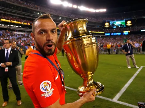 Periodista de Mega ataca a Marcelo Díaz y desata furia de los hinchas