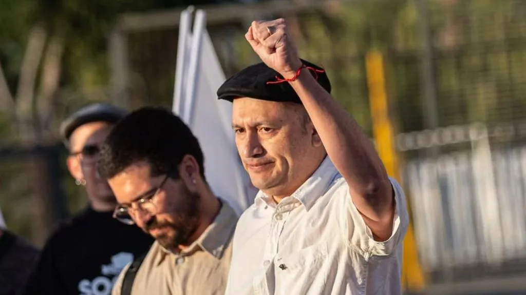 Edmundo Valladares revela su postura sobre la continuidad de Jorge Almirón en Colo Colo.