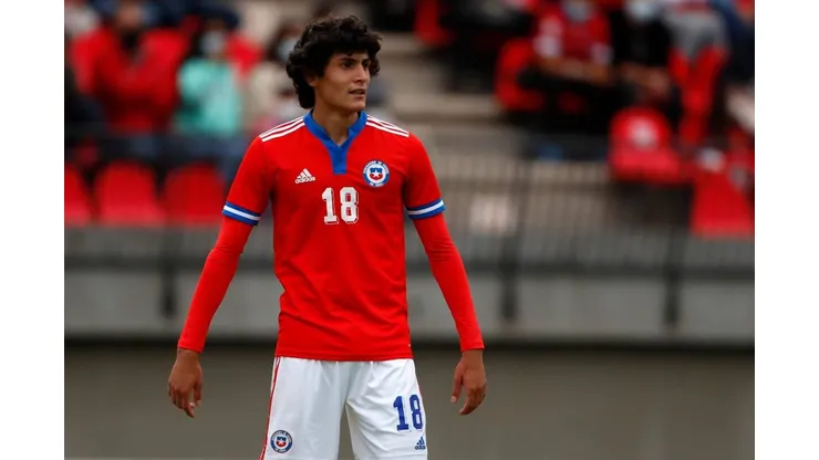 Sebastián Pineau cesante a los 22 años.