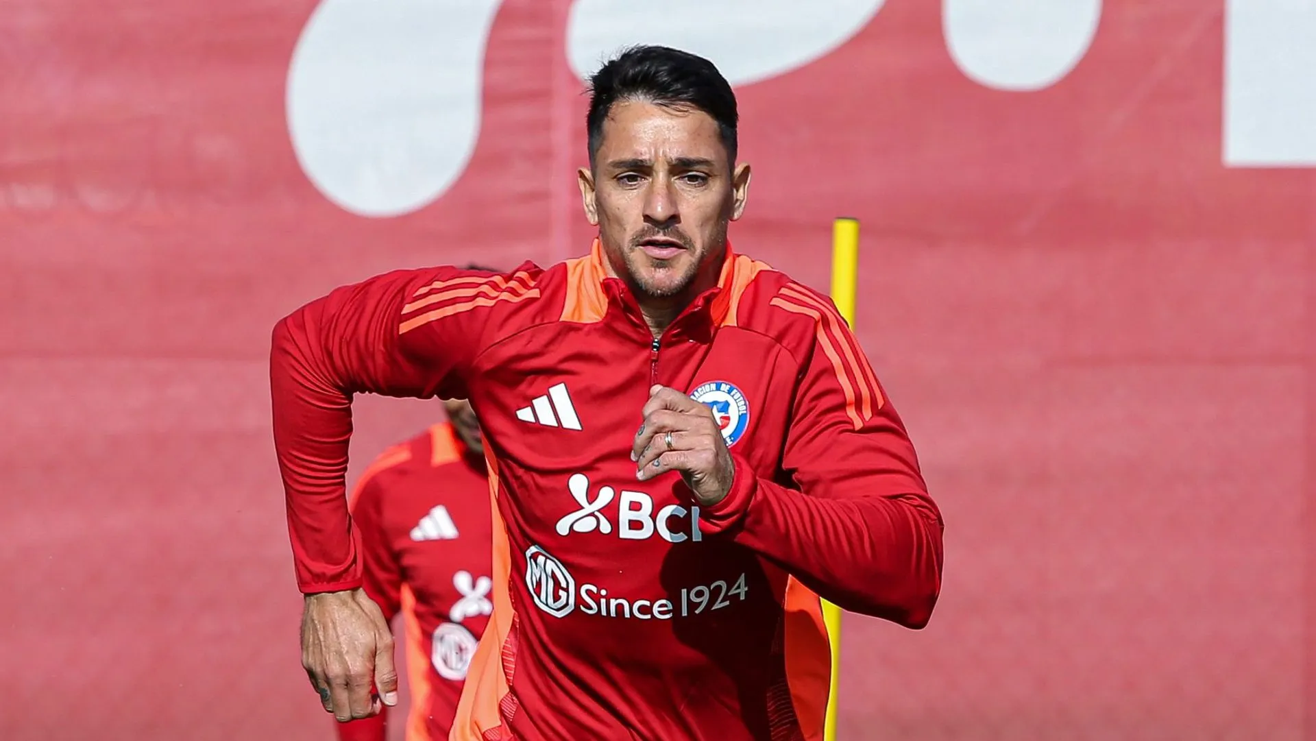 El exseleccionado chileno le pone sus fichas a Fernando Zampedri en La Roja | FOTO: JORGE DIAZ/LA ROJA