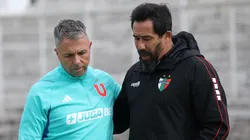 Pablo Sánchez (durante su paso por Palestino) con el actual entrenador de Universidad de Chile, Gustavo Álvarez.