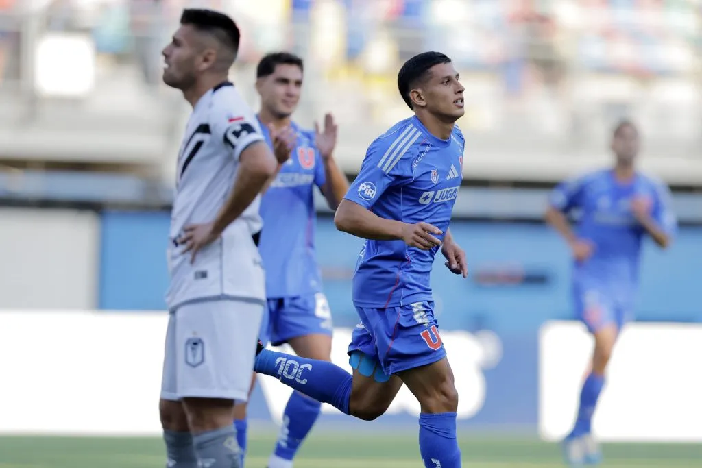 Israel Poblete fue tentado desde el extranjero: pudo dejar Universidad de Chile y jugar en Liga de Quito.