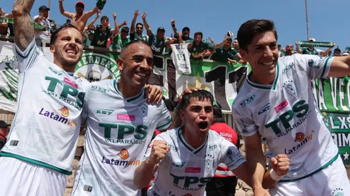 Los Caturros celebran su tercera victoria en la Primera B.