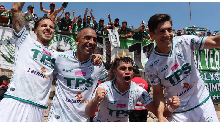 Los Caturros celebran su tercera victoria en la Primera B.