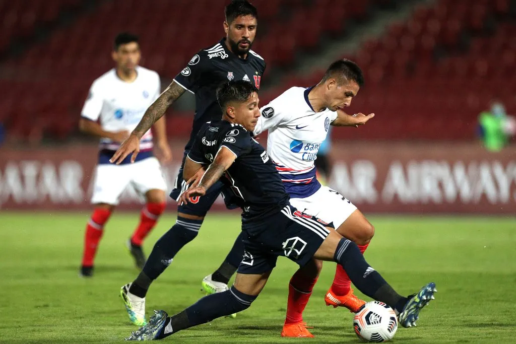 La U lamentó varias bajas importantes para el partido frente a San Lorenzo | FOTO: Esteban Felix – Pool/Getty Images