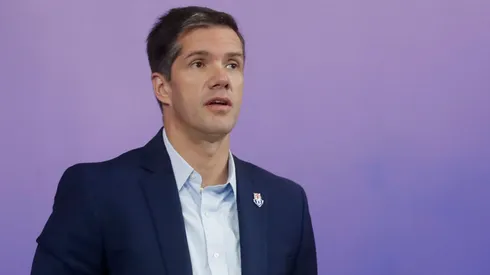 Michael Clark ha recibido duros cuestionamientos por parte de Daniel Schapira, que reingresó al directorio de Azul Azul. Tensión en Universidad de Chile.