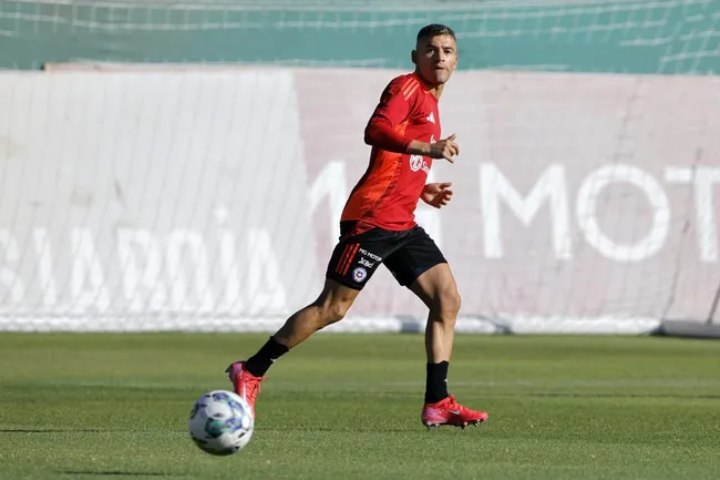 Charles Aránguiz prepara su tan ansiado regreso al Equipo de Todos | FOTO: Javier Torres/Photosport