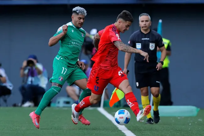 Calderón reveló el remezón en el camarín azul | Foto: Photosport