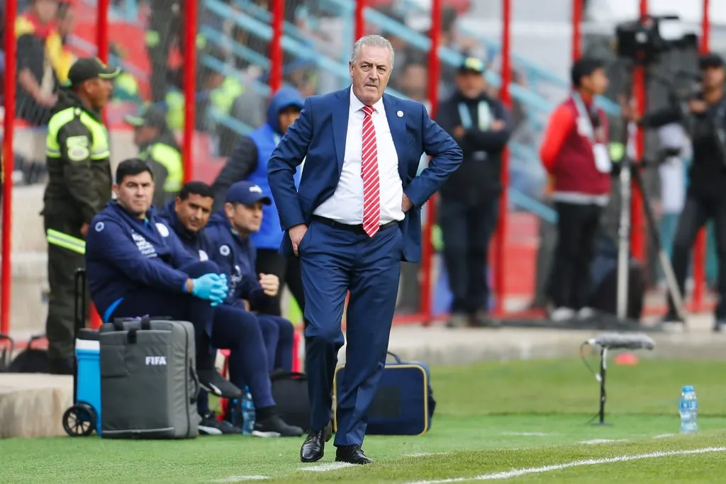 Gustavo Alfaro mostró respeto por Chile en la previa del partido contra Paraguay. (Foto: Gaston Brito Miserocchi/Getty Images)