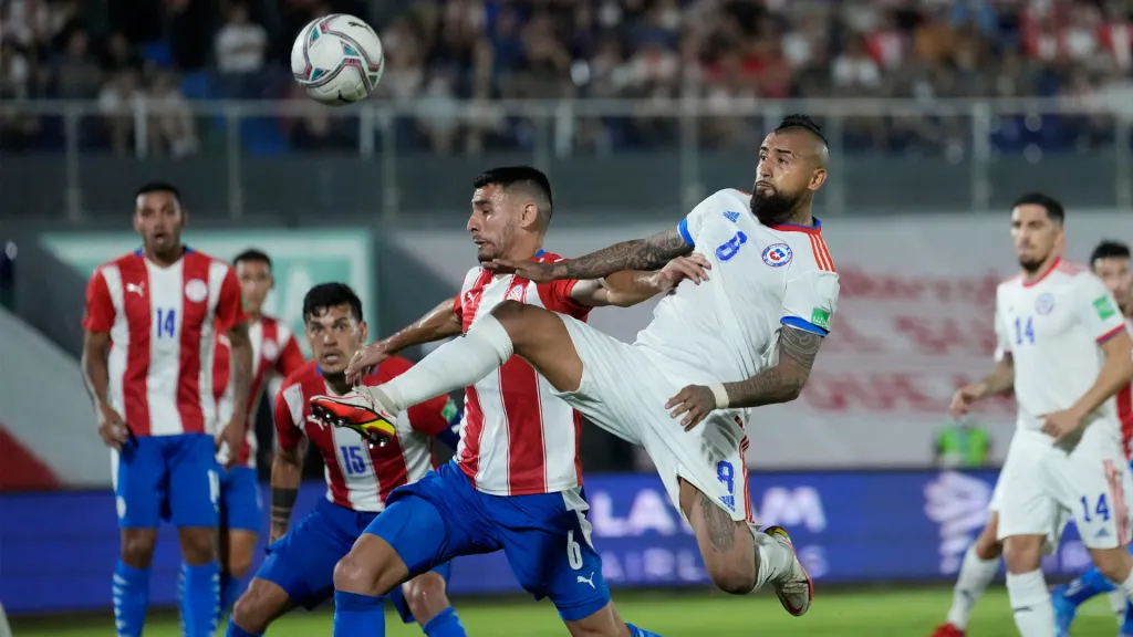 Arturo Vidal también estuvo en la última formación de La Roja que derrotó de visita a Paraguay.