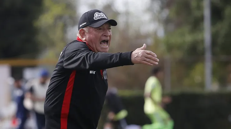 El día en que Clavito Godoy frenó en seco a Waldemar Méndez (FOTO: Ramon Monroy/Photosport)