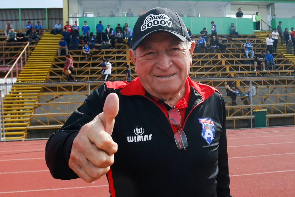 Hernán Clavito Godoy falleció a los 83 años (Photosport)