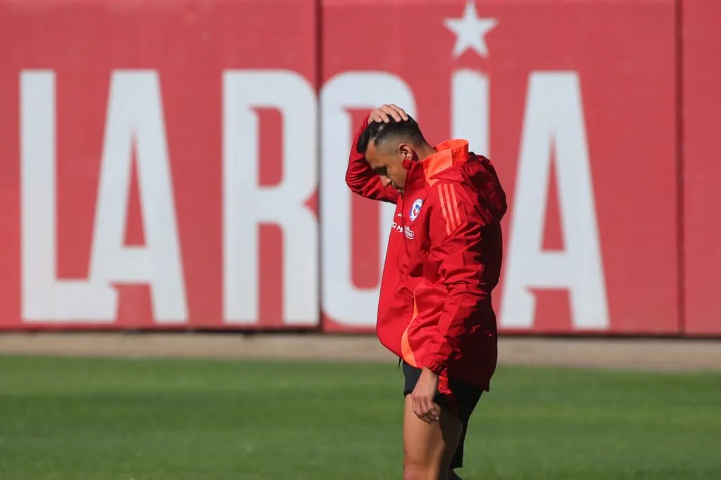 Alexis no viajó a Paraguay. | Foto: Photosport