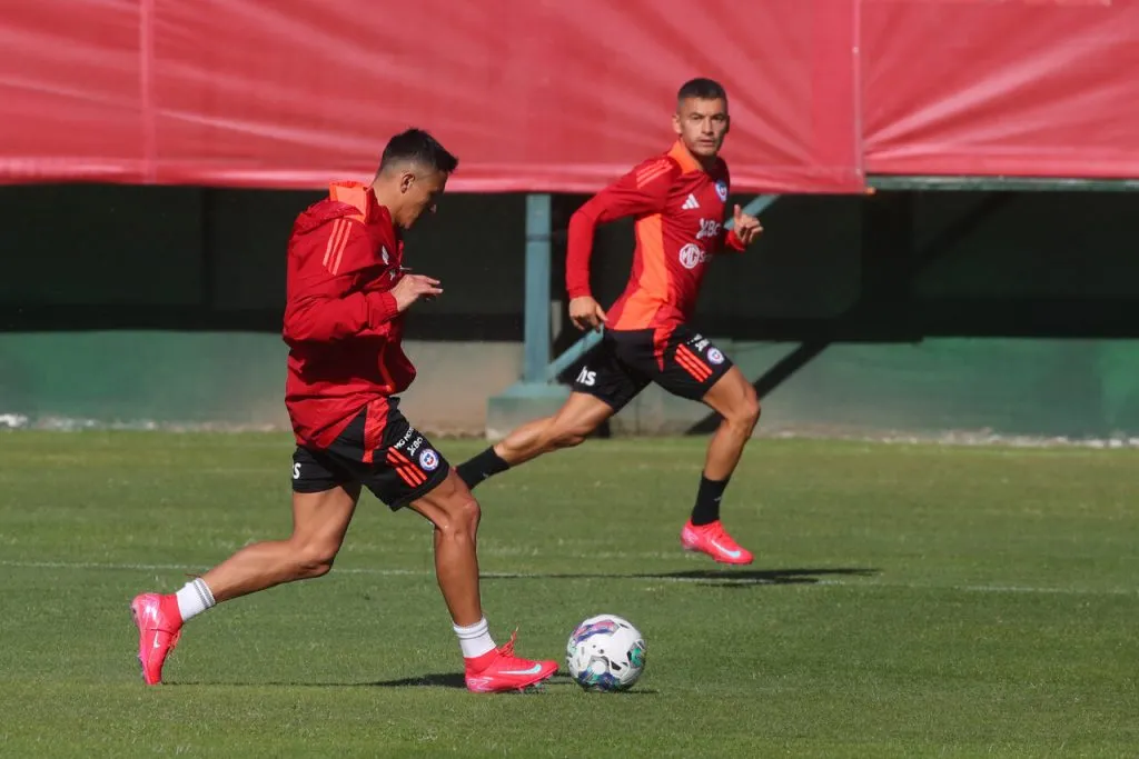 Alexis se quedó en Santiago. | Foto: Photosport