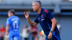 Gustavo Álvarez realiza importante cambio de último momento en la formación de Universidad de Chile.