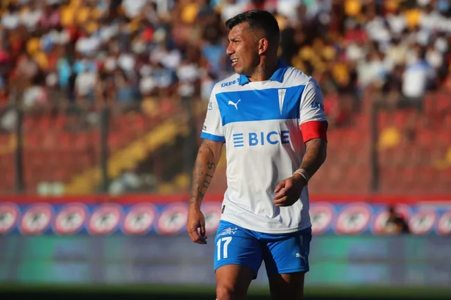 Medel vuelve la convocatoria en la UC | Foto: Photosport