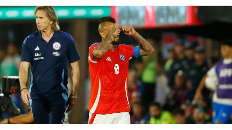 Arturo Vidal tuvo un partido aparte con la hinchada paraguaya.