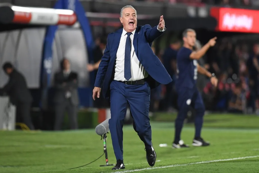 Gustavo Alfaro lleva siete partidos invicto con Paraguay. (Foto: Christian Alvarenga/Getty Images)