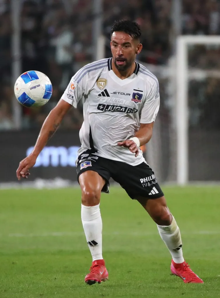 Mauricio Isla es la décima baja de Colo Colo para enfrentar a Unión San Felipe. (Foto: Photosport)