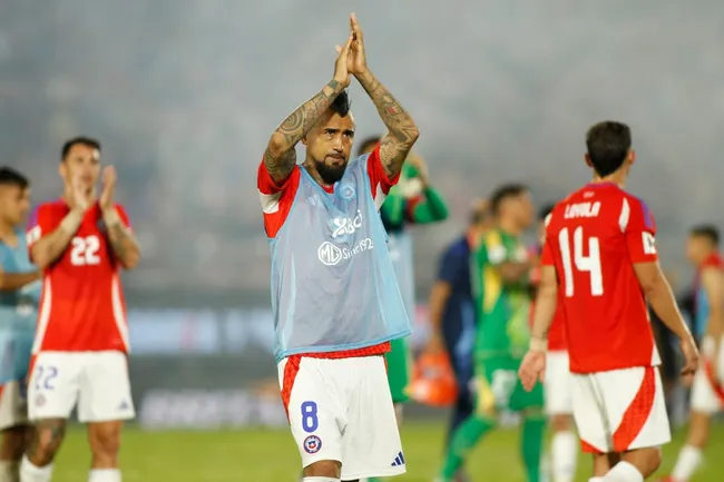 Vidal recibe la crítica de Méndez | Foto: Photosport