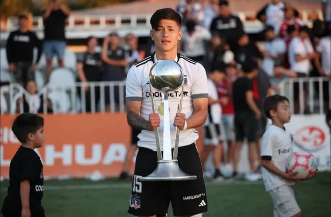 Sebastián Vega podría debutar este fin de semana con el primer equipo de Colo Colo. (Foto: Instagram)