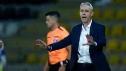 Tiago Nunes se refiere a los cánticos en su contra. (Foto: Photosport)