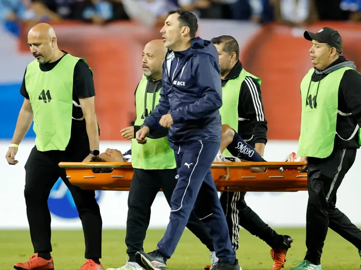 En la UC encienden las alarmas por la lesión de Rossel: "Me parece que es un..."