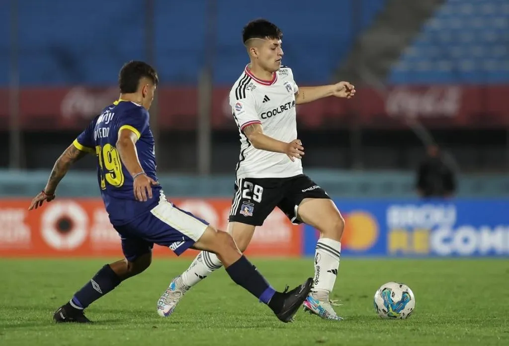 Felipe Yáñez enfrentando a Rosario Central con Colo Colo en la Serie Río de La Plata 2024. (Foto: Instagram)
