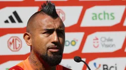 Arturo Vidal se enojó en conferencia de prensa.