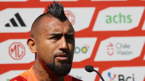 Arturo Vidal se enojó en conferencia de prensa.