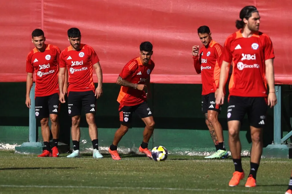 Chile está obligado a ganar ante Ecuador. | Foto: Photosport