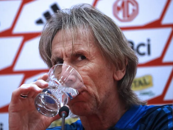 Histórico DT nada contra la corriente y pide la permanencia de Ricardo Gareca